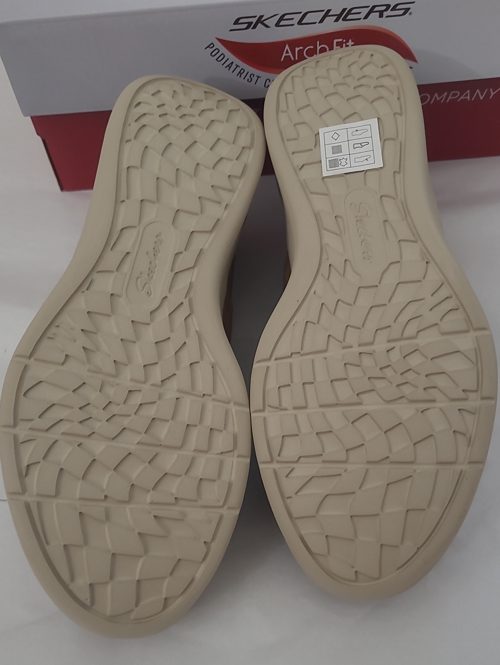 Skechers Arch Fit Suede Slip-On Loafers in Chestnut 159091 - Picture 3 of 9